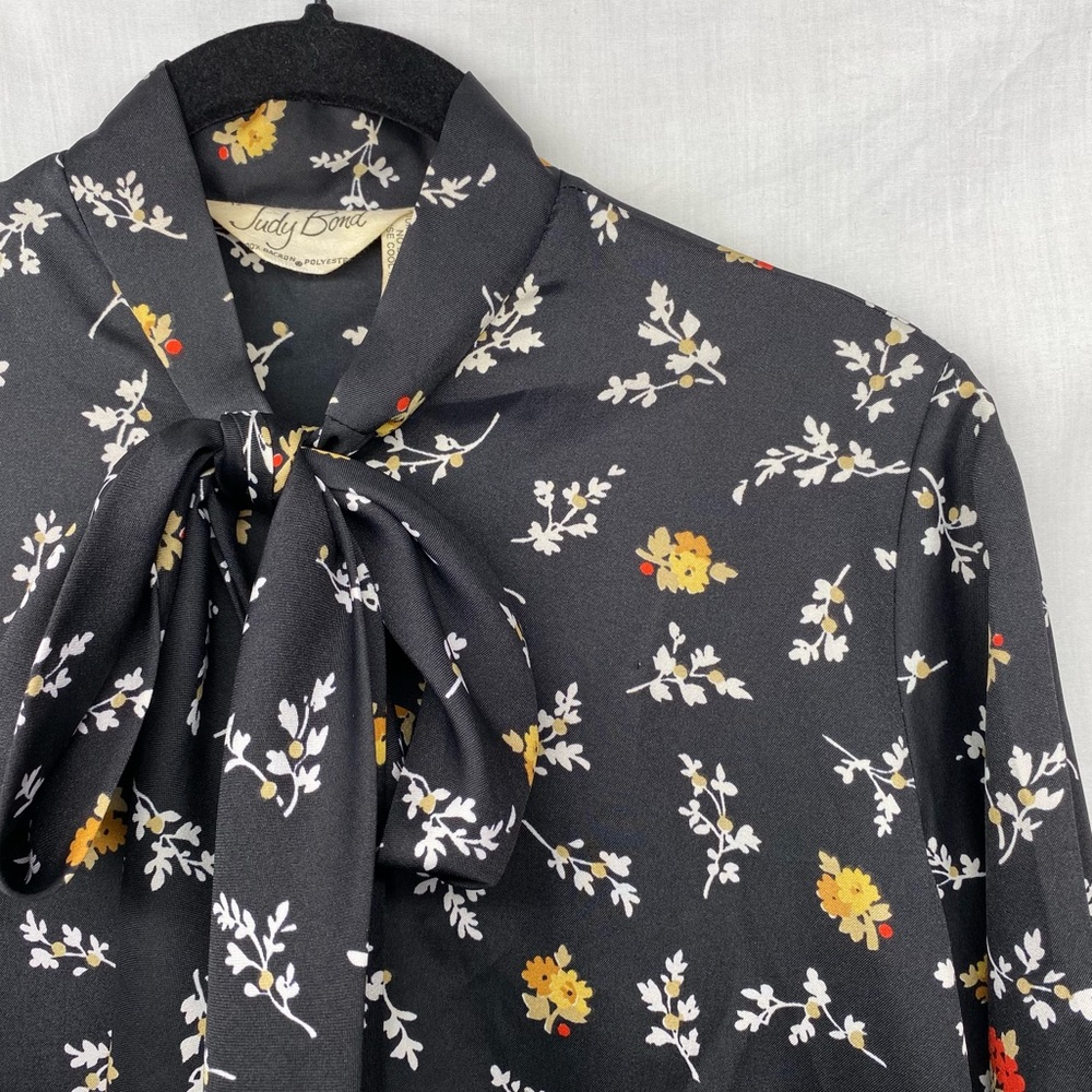 Vintage Blouse Black With Floral Size 12